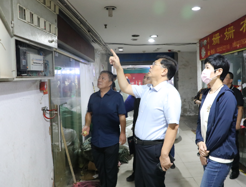 常山集團(tuán)中秋、國(guó)慶“雙節(jié)”不停產(chǎn) 主要領(lǐng)導(dǎo)帶隊(duì)開(kāi)展調(diào)研